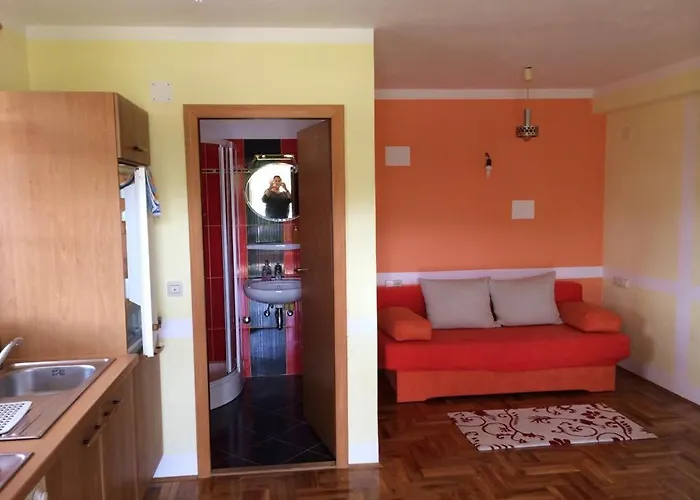 Put Svete Kate Raslina